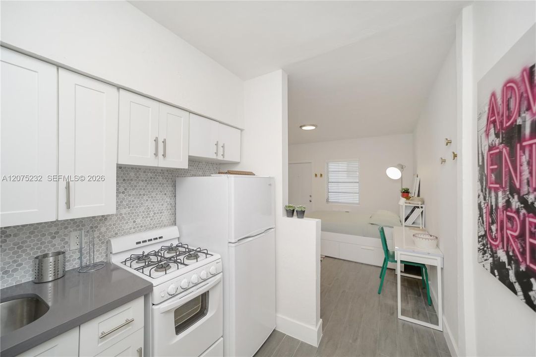 For Rent: $1,350 (0 beds, 1 baths, 8727 Square Feet)