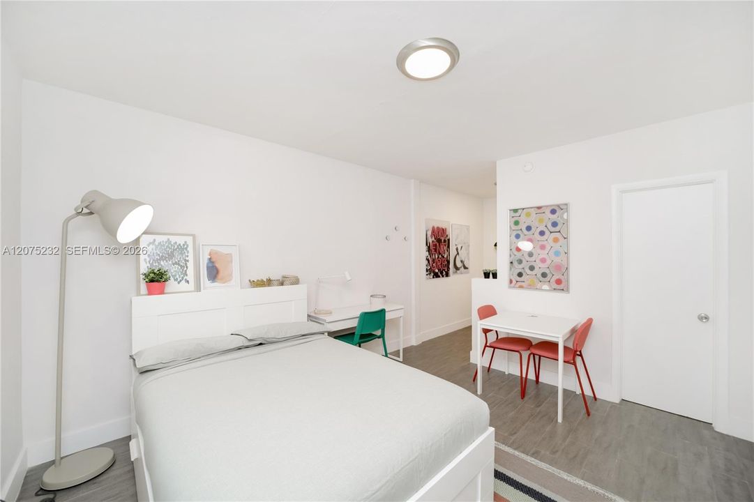 For Rent: $1,350 (0 beds, 1 baths, 8727 Square Feet)