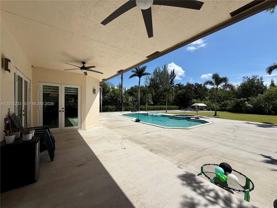 For Rent: $7,500 (4 beds, 2 baths, 2054 Square Feet)