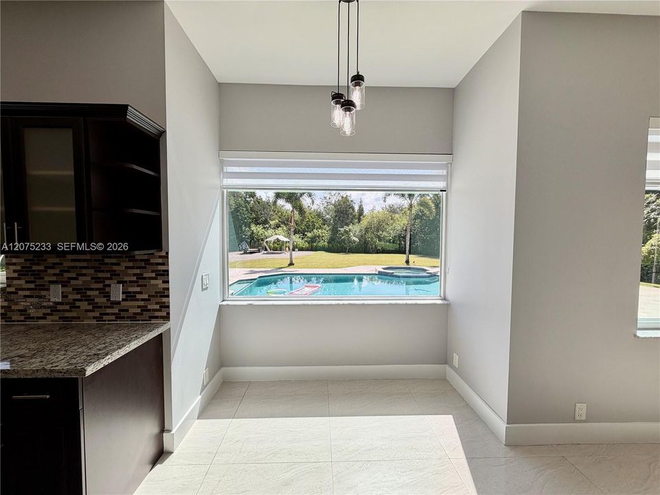 For Rent: $7,500 (4 beds, 2 baths, 2054 Square Feet)