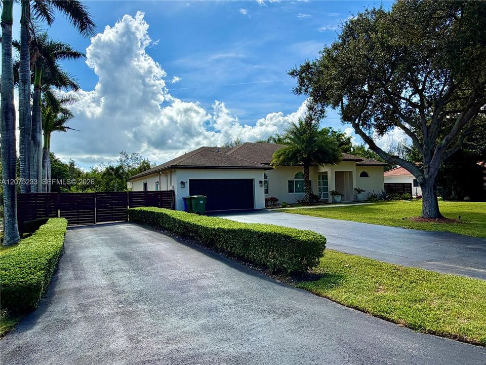For Rent: $7,500 (4 beds, 2 baths, 2054 Square Feet)
