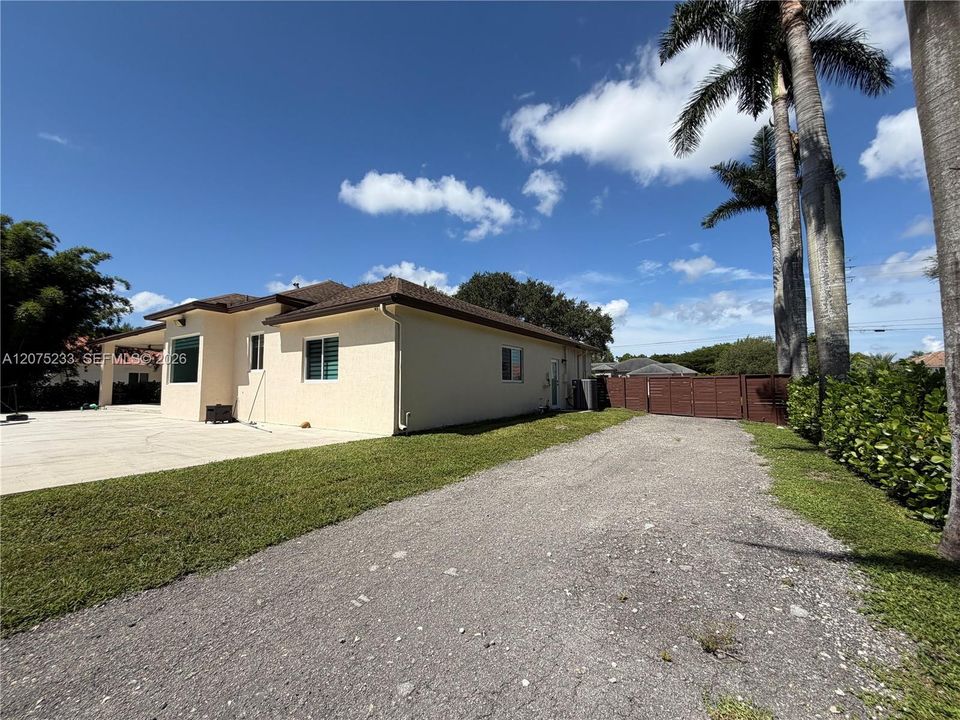 For Rent: $7,500 (4 beds, 2 baths, 2054 Square Feet)
