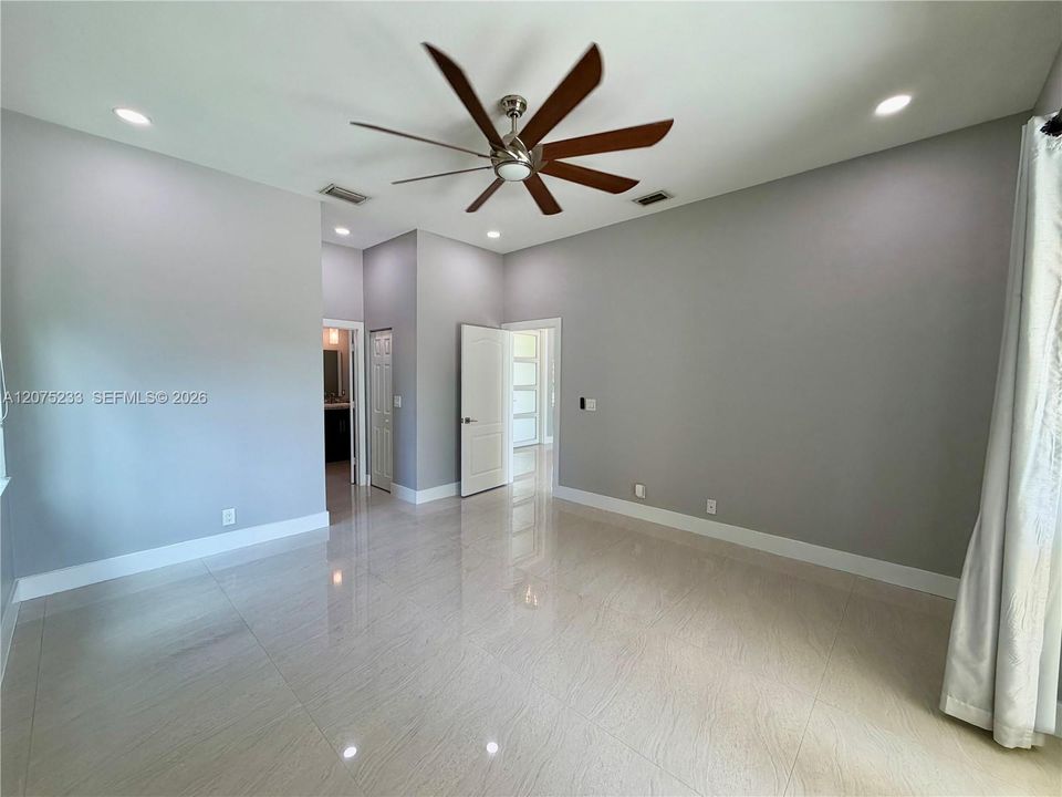 For Rent: $7,500 (4 beds, 2 baths, 2054 Square Feet)