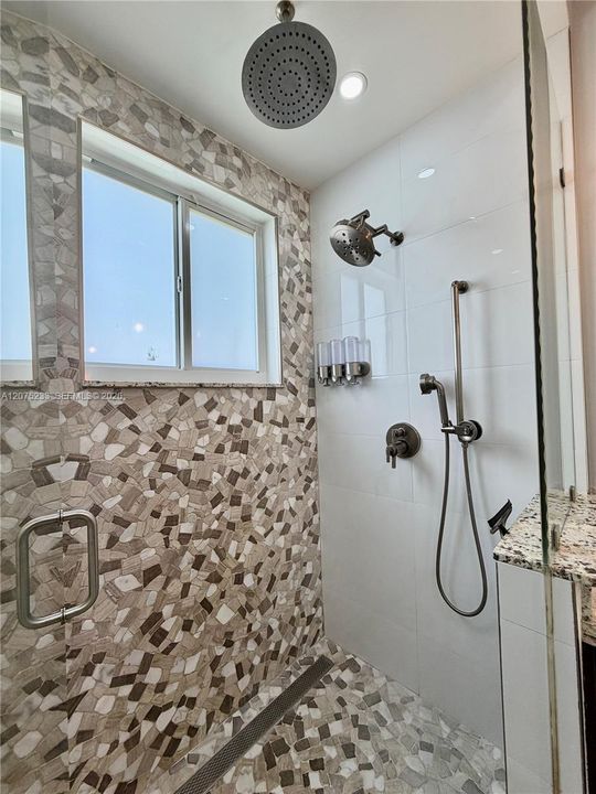 For Rent: $7,500 (4 beds, 2 baths, 2054 Square Feet)