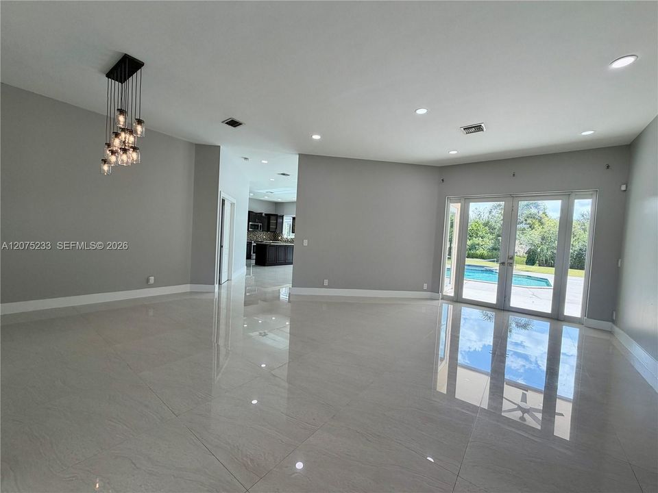 For Rent: $7,500 (4 beds, 2 baths, 2054 Square Feet)
