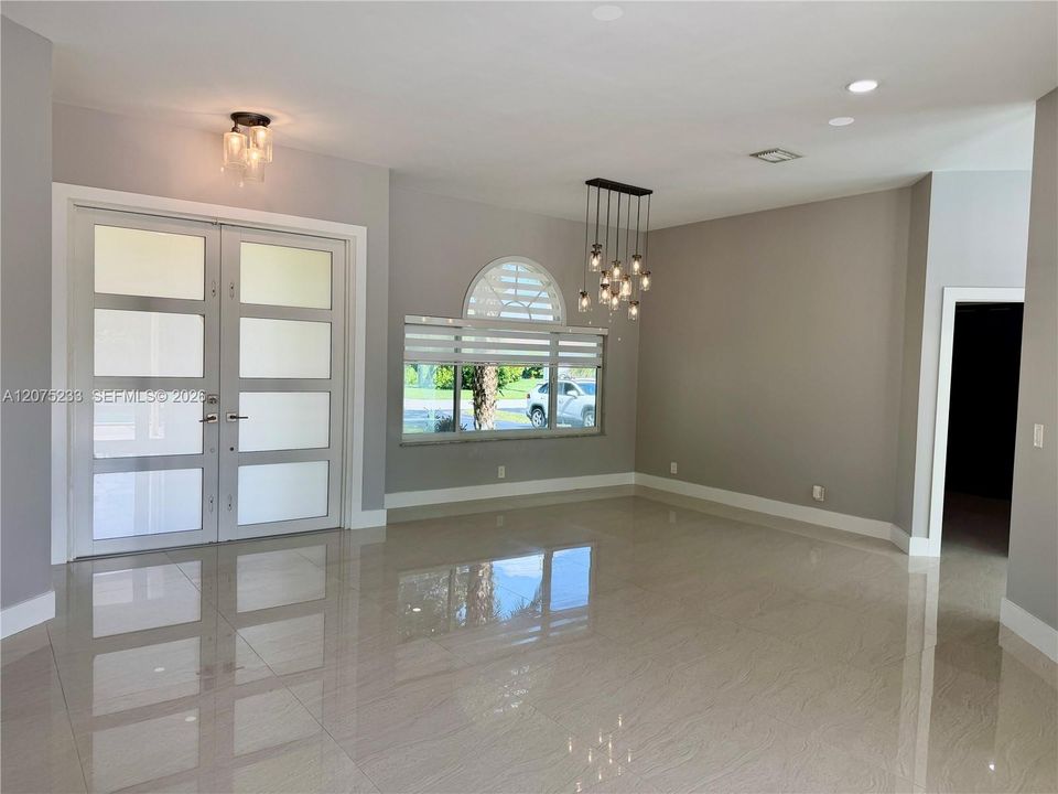 For Rent: $7,500 (4 beds, 2 baths, 2054 Square Feet)