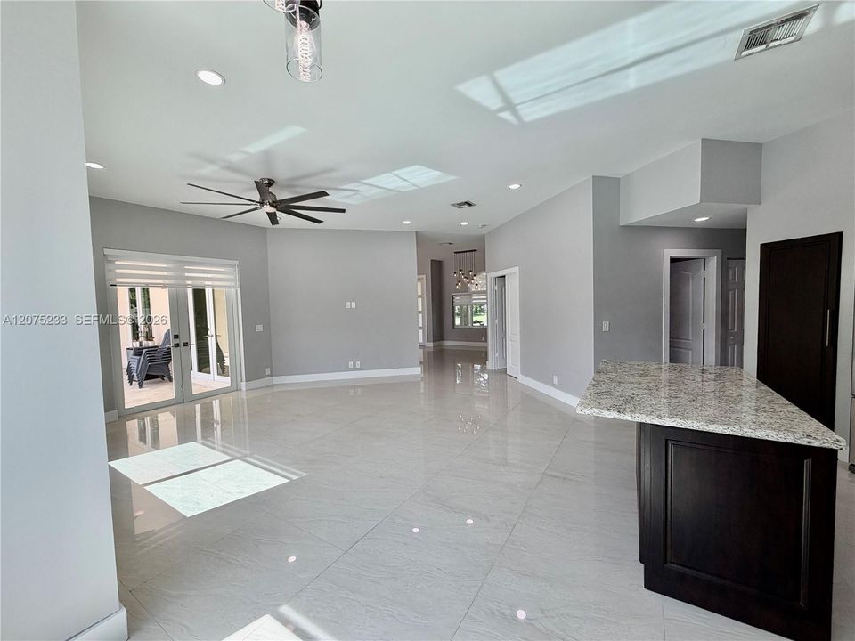 For Rent: $7,500 (4 beds, 2 baths, 2054 Square Feet)