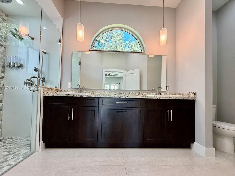 For Rent: $7,500 (4 beds, 2 baths, 2054 Square Feet)