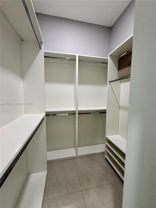 For Rent: $7,500 (4 beds, 2 baths, 2054 Square Feet)