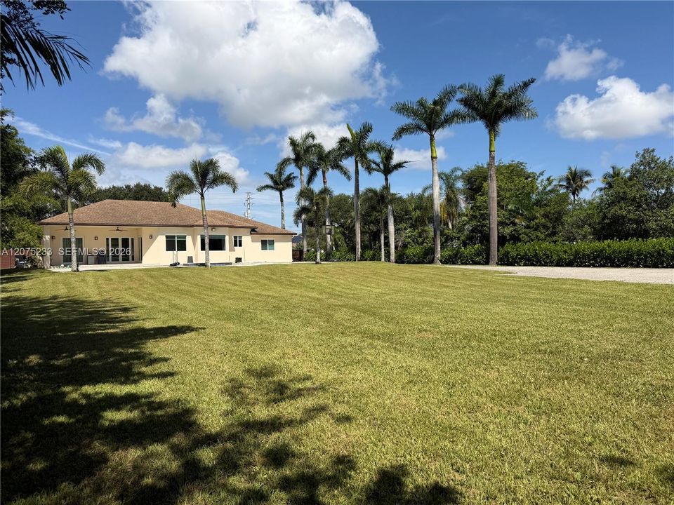 For Rent: $7,500 (4 beds, 2 baths, 2054 Square Feet)
