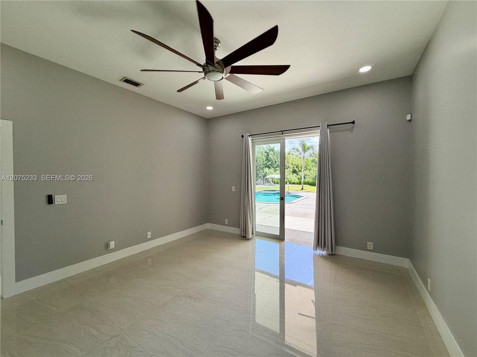 For Rent: $7,500 (4 beds, 2 baths, 2054 Square Feet)