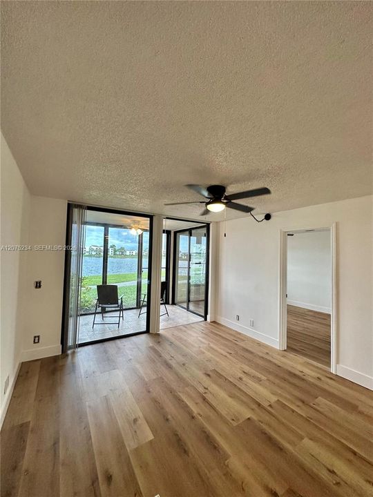 For Rent: $2,100 (2 beds, 2 baths, 880 Square Feet)