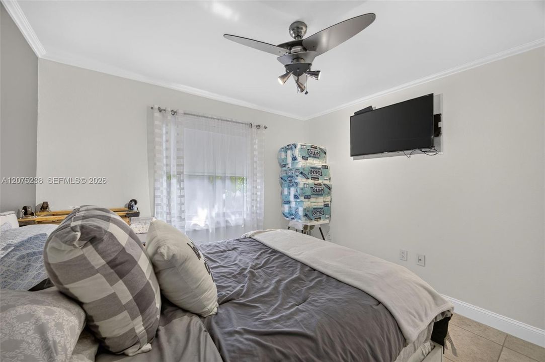 For Sale: $725,000 (3 beds, 2 baths, 1420 Square Feet)