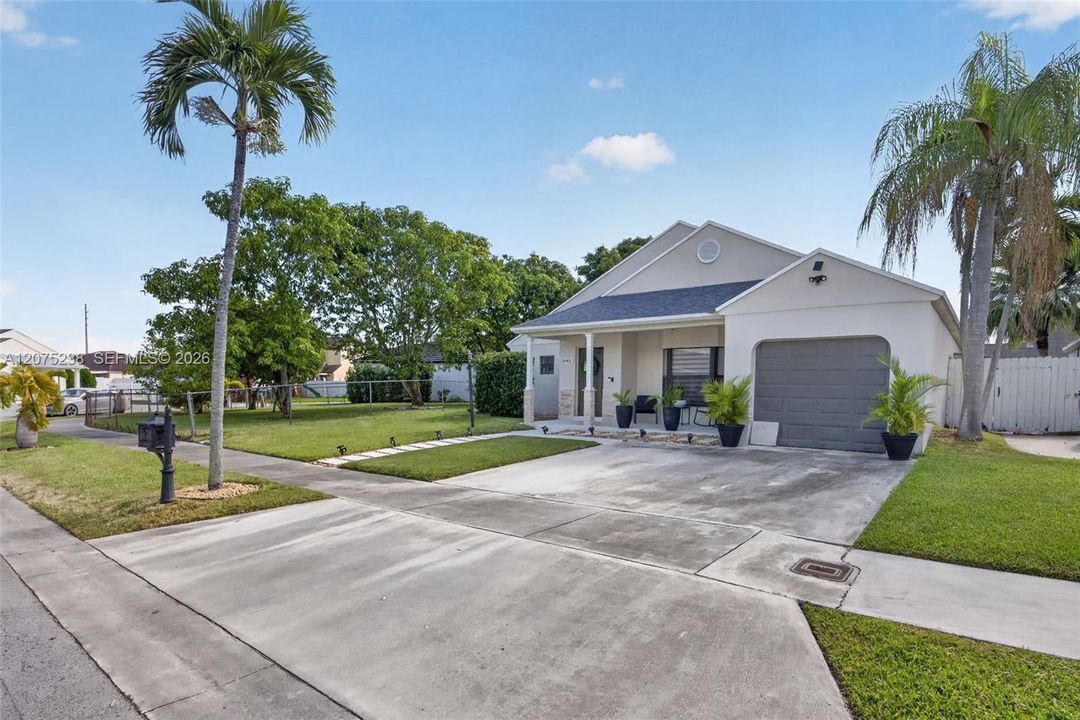 For Sale: $725,000 (3 beds, 2 baths, 1420 Square Feet)