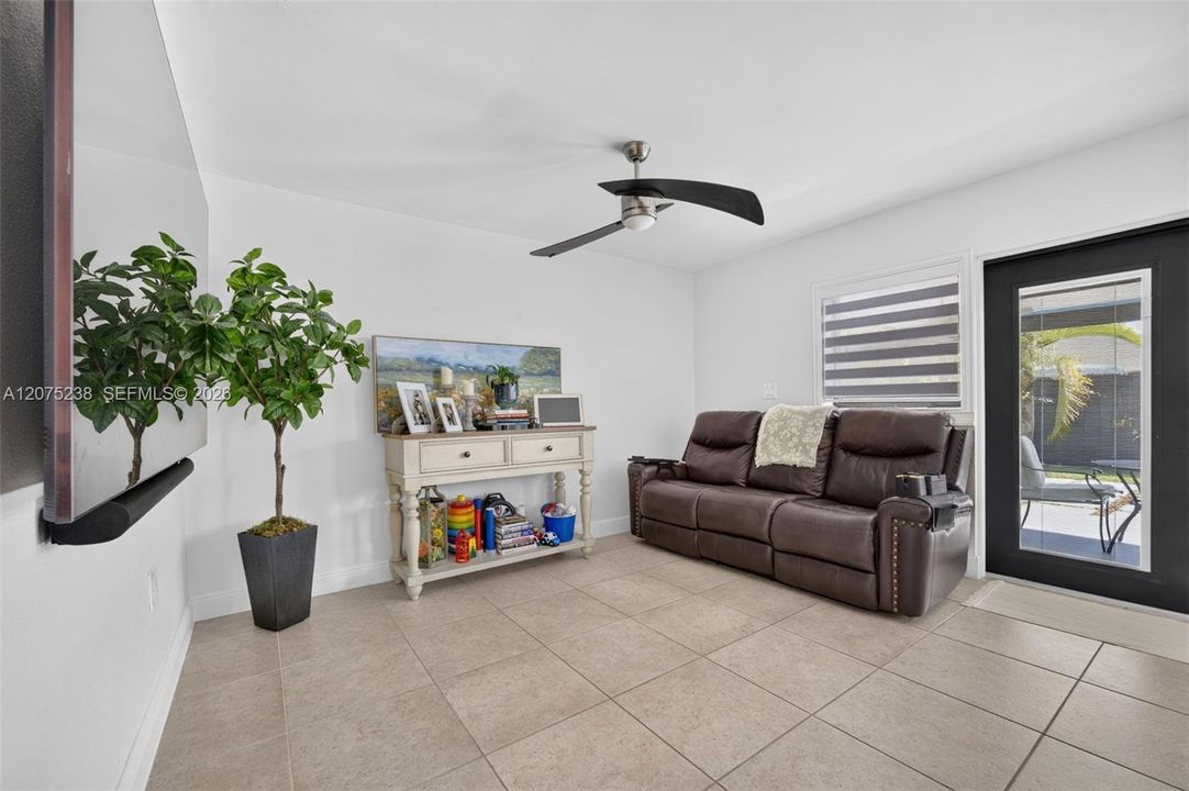 For Sale: $725,000 (3 beds, 2 baths, 1420 Square Feet)