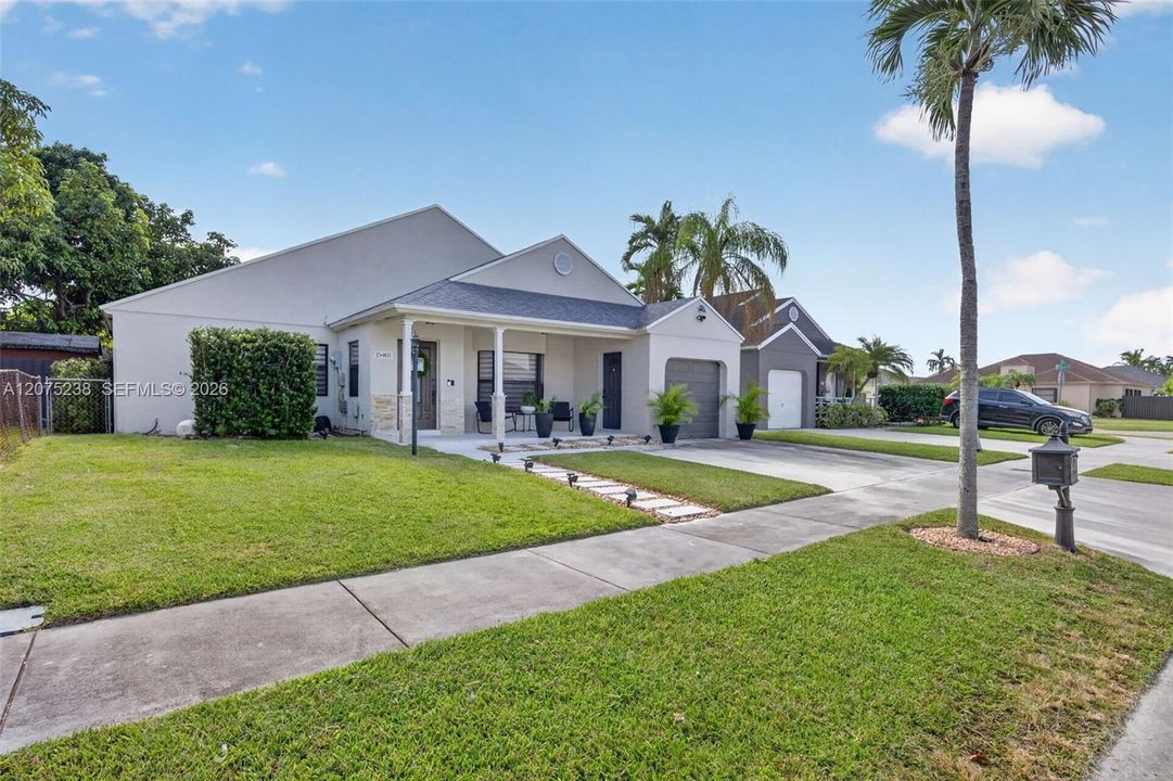 For Sale: $725,000 (3 beds, 2 baths, 1420 Square Feet)