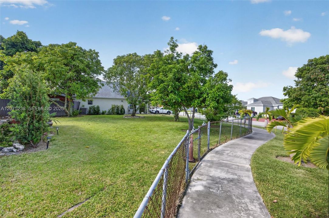 For Sale: $725,000 (3 beds, 2 baths, 1420 Square Feet)