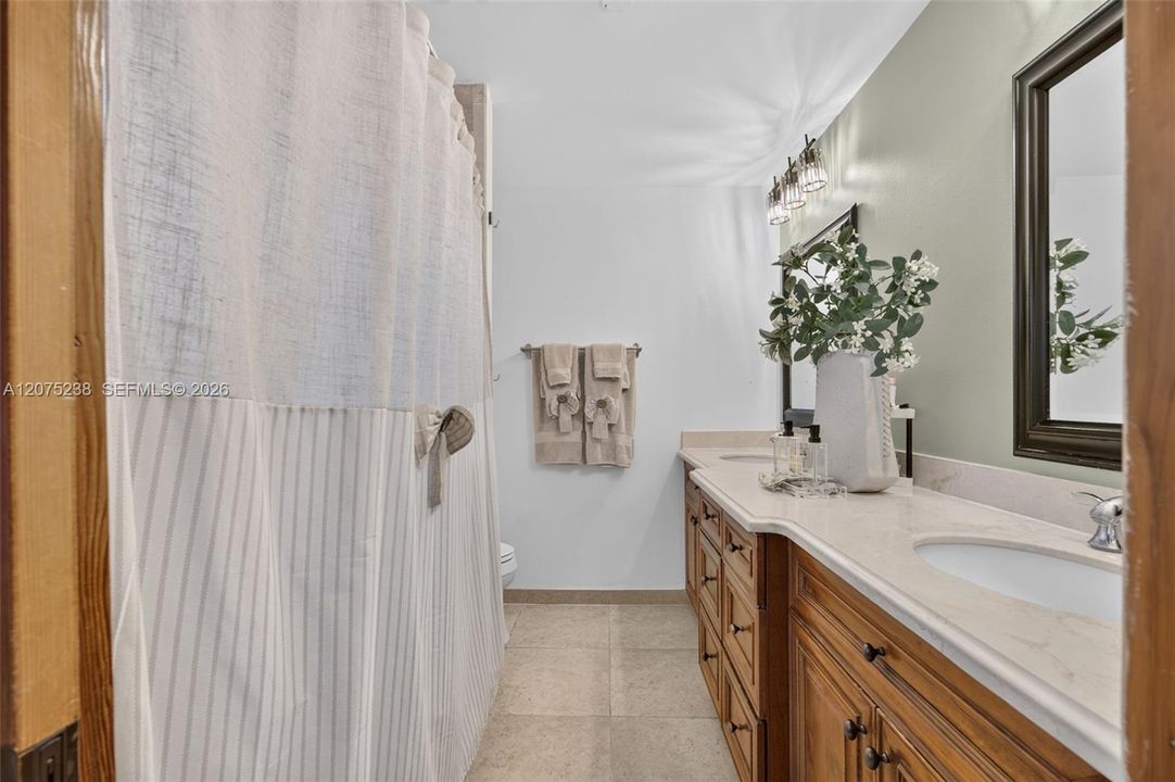 For Sale: $725,000 (3 beds, 2 baths, 1420 Square Feet)