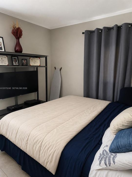 For Sale: $560,000 (3 beds, 2 baths, 1274 Square Feet)