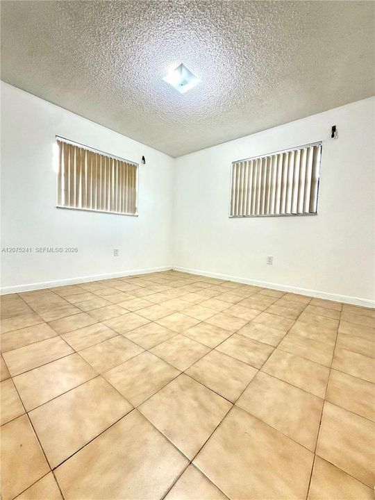 For Rent: $1,900 (1 beds, 1 baths, 7447 Square Feet)