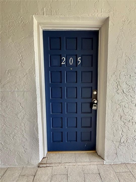 For Rent: $1,900 (1 beds, 1 baths, 7447 Square Feet)