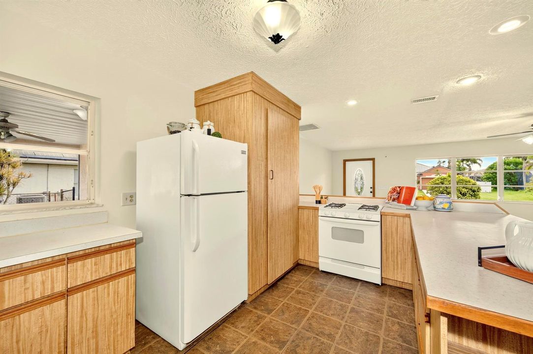 3330 Frankford 173 INT Kitchen