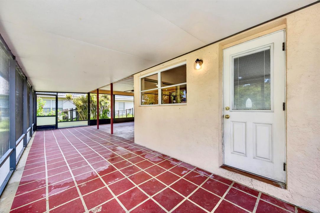 3330 Frankford 703 EXT Lanai_DSC1372