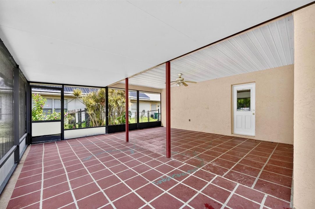 3330 Frankford 700 EXT Lanai_DSC1382
