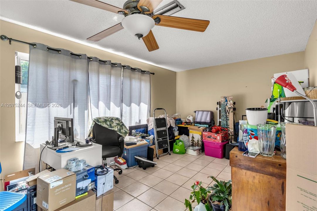 En Venta: $549,900 (3 camas, 2 baños, 1414 Pies cuadrados)