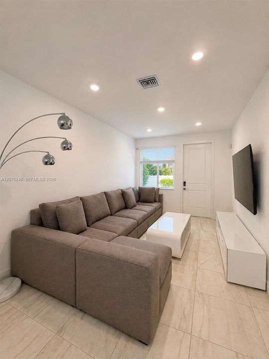 For Sale: $693,000 (4 beds, 3 baths, 1938 Square Feet)