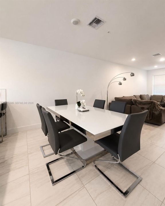 For Sale: $693,000 (4 beds, 3 baths, 1938 Square Feet)