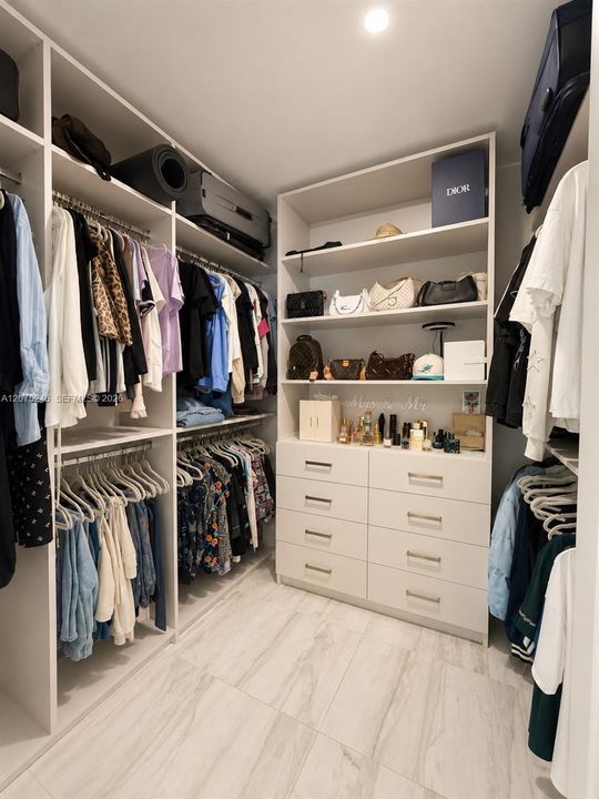 Master bedroom (2) closet