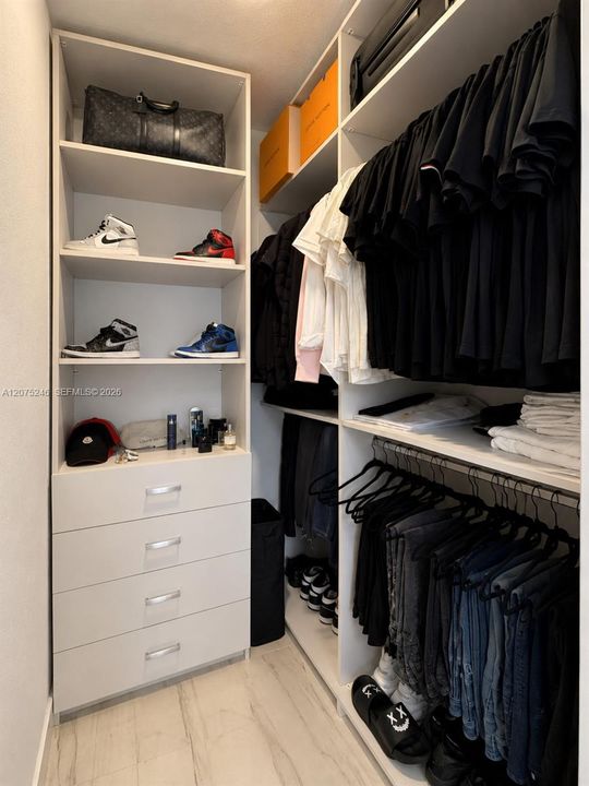 closet bedroom 4