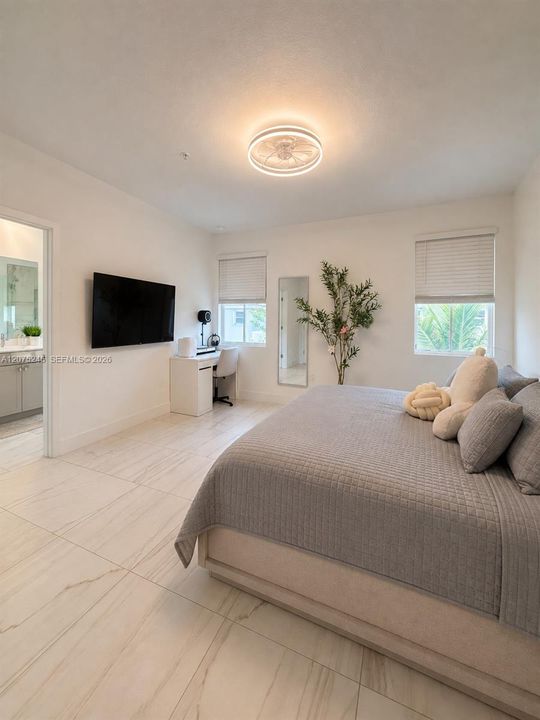 Master bedroom (2)