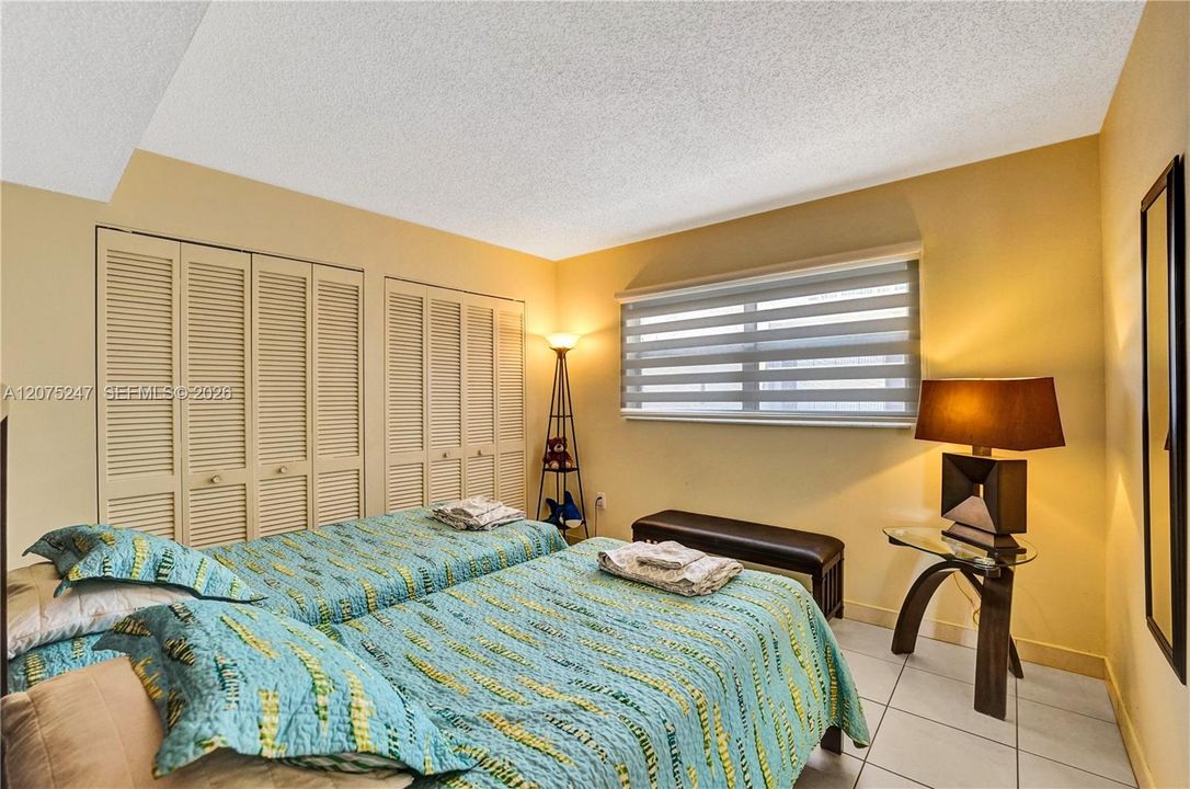 For Rent: $2,450 (2 beds, 1 baths, 872 Square Feet)
