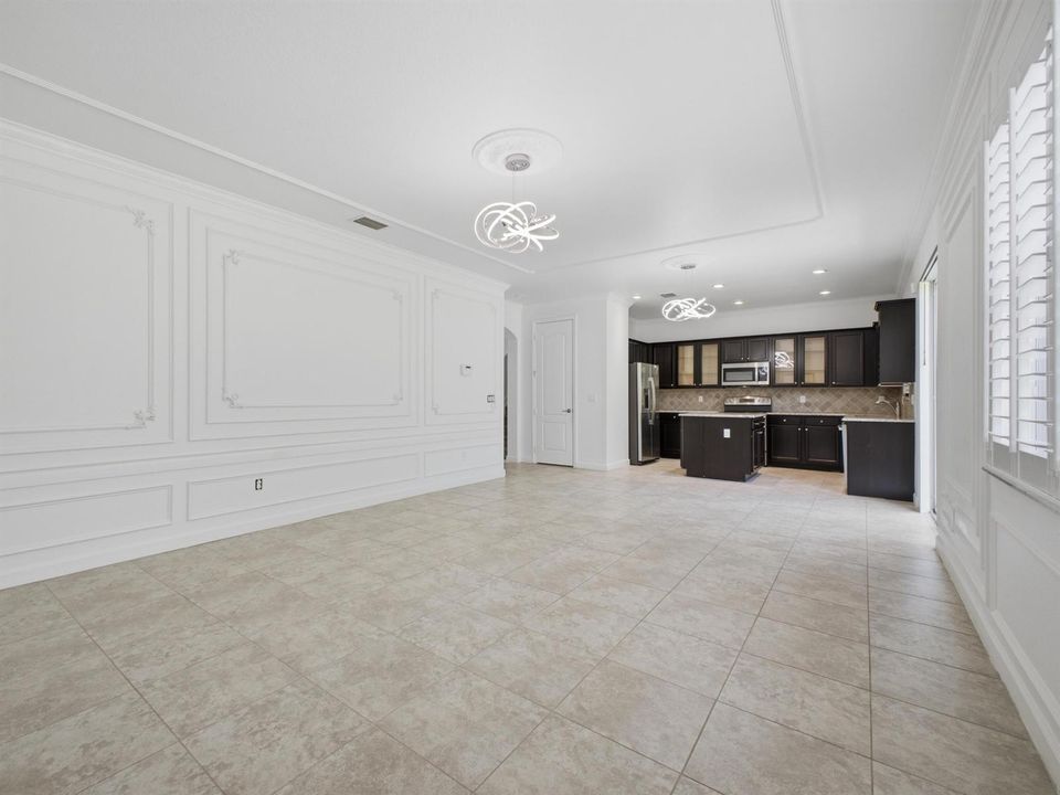 Family to Dining Kitchen 1
