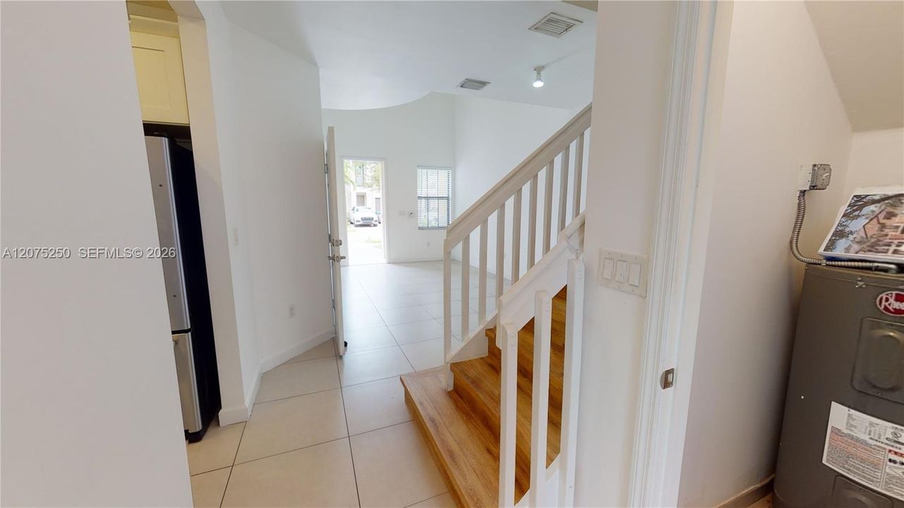 For Rent: $3,950 (3 beds, 3 baths, 2206 Square Feet)
