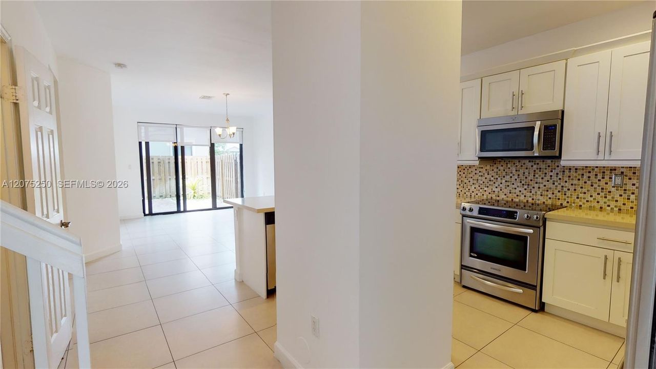 For Rent: $3,950 (3 beds, 3 baths, 2206 Square Feet)