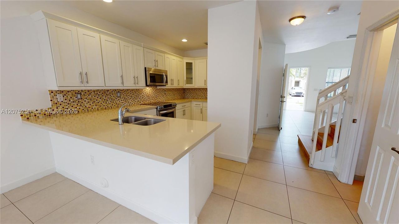 For Rent: $3,950 (3 beds, 3 baths, 2206 Square Feet)