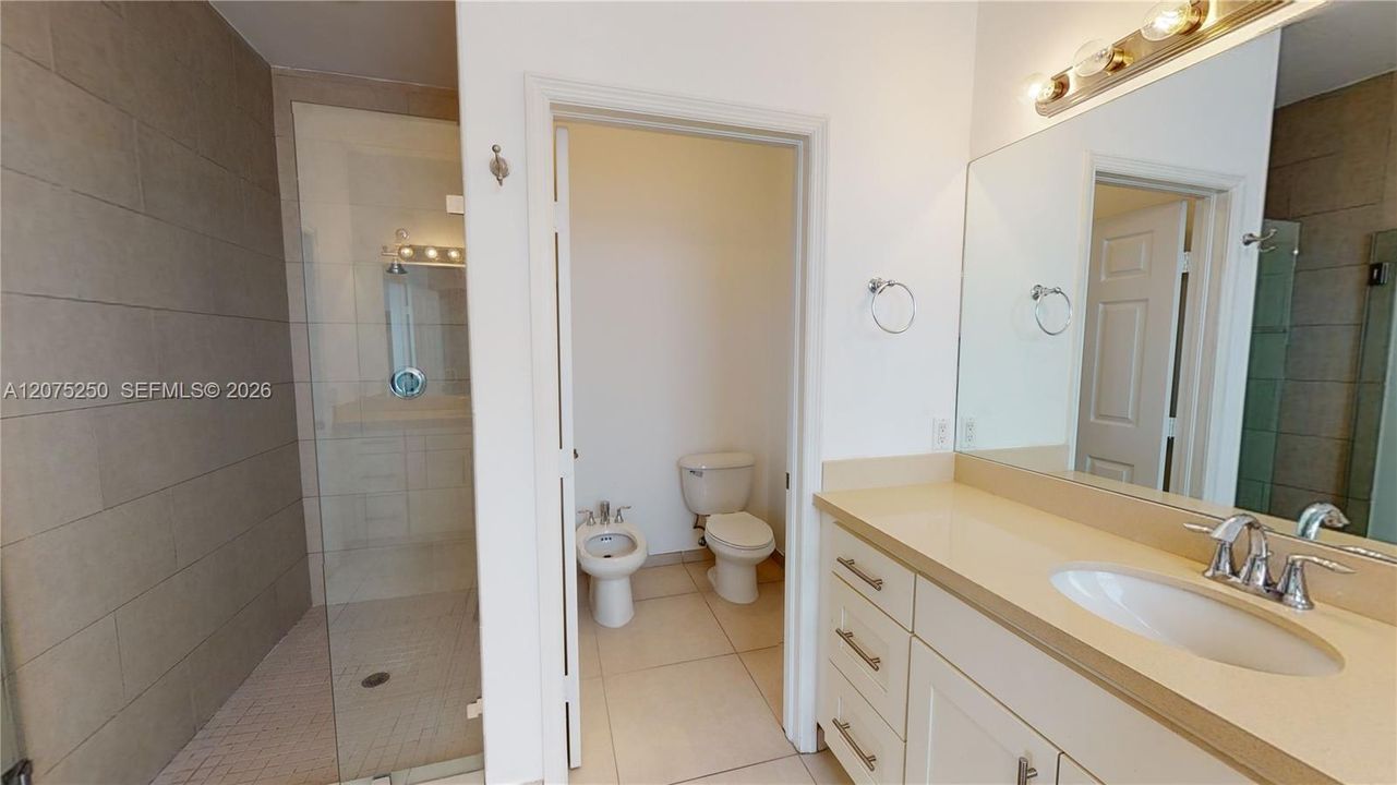 For Rent: $3,950 (3 beds, 3 baths, 2206 Square Feet)