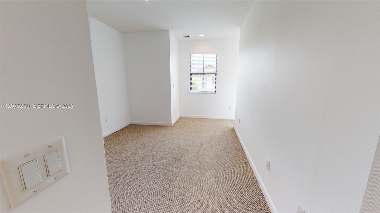 For Rent: $3,950 (3 beds, 3 baths, 2206 Square Feet)
