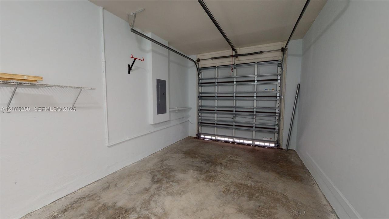 For Rent: $3,950 (3 beds, 3 baths, 2206 Square Feet)