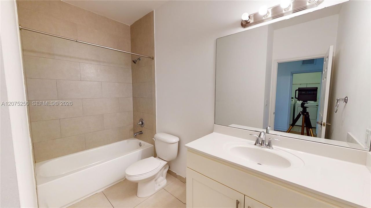 For Rent: $3,950 (3 beds, 3 baths, 2206 Square Feet)