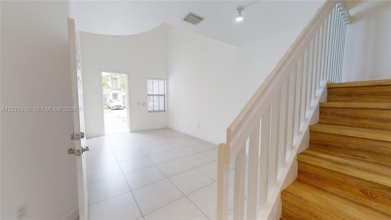 For Rent: $3,950 (3 beds, 3 baths, 2206 Square Feet)