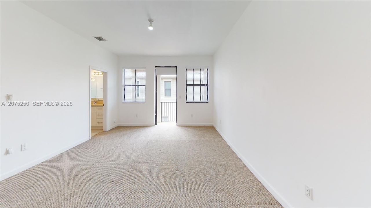 For Rent: $3,950 (3 beds, 3 baths, 2206 Square Feet)