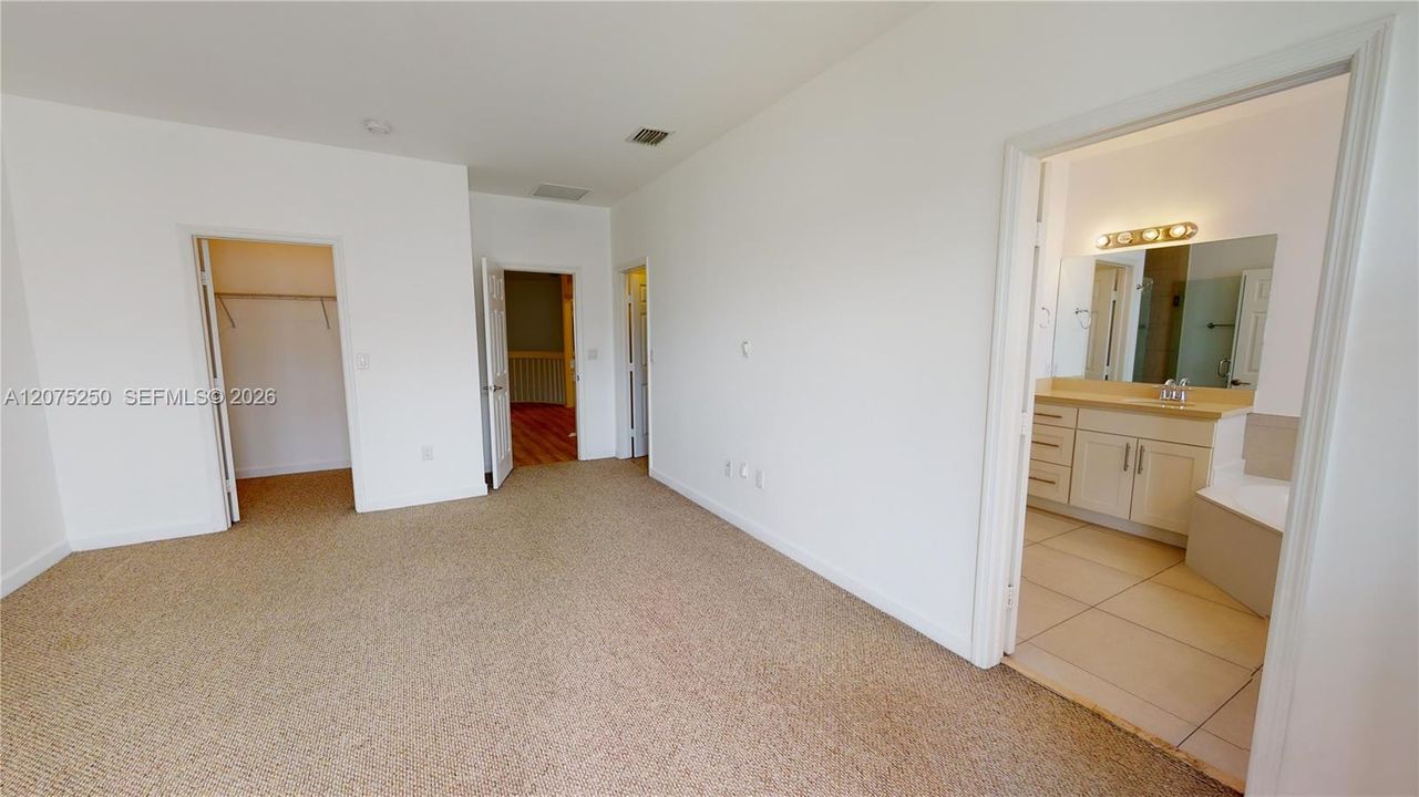 For Rent: $3,950 (3 beds, 3 baths, 2206 Square Feet)