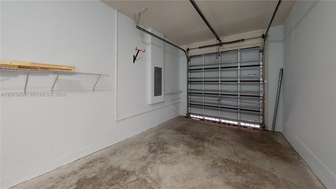 For Rent: $3,950 (3 beds, 3 baths, 2206 Square Feet)