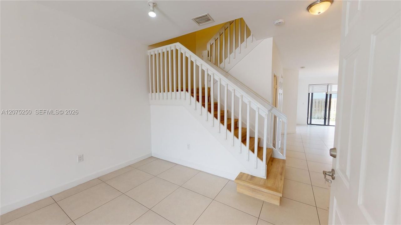 For Rent: $3,950 (3 beds, 3 baths, 2206 Square Feet)