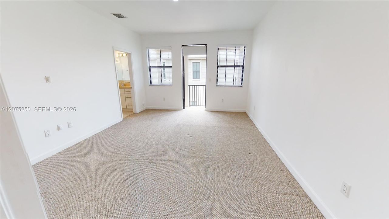 For Rent: $3,950 (3 beds, 3 baths, 2206 Square Feet)