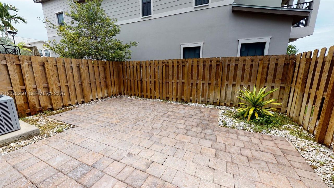 For Rent: $3,950 (3 beds, 3 baths, 2206 Square Feet)